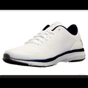 Athletic shoes